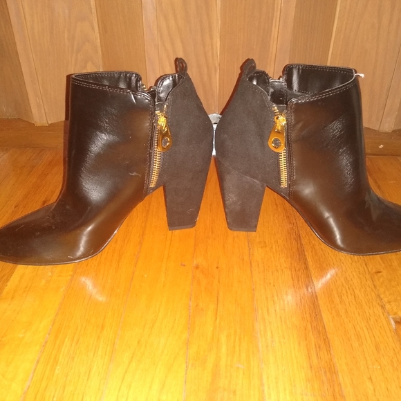 New size 8 booties black - Picture 2 of 4